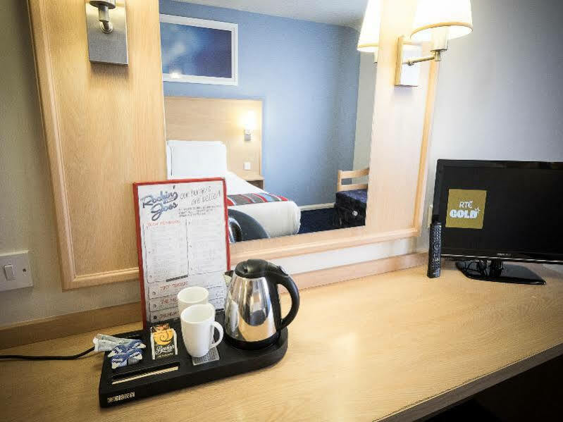 Travelodge Cork Kültér fotó